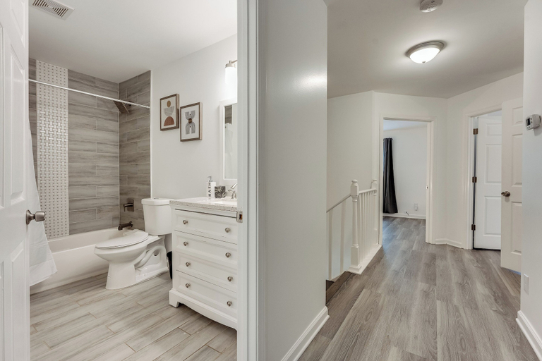 Bathroom 3, Elegant Atlanta Home - Self Check-in, Atlanta