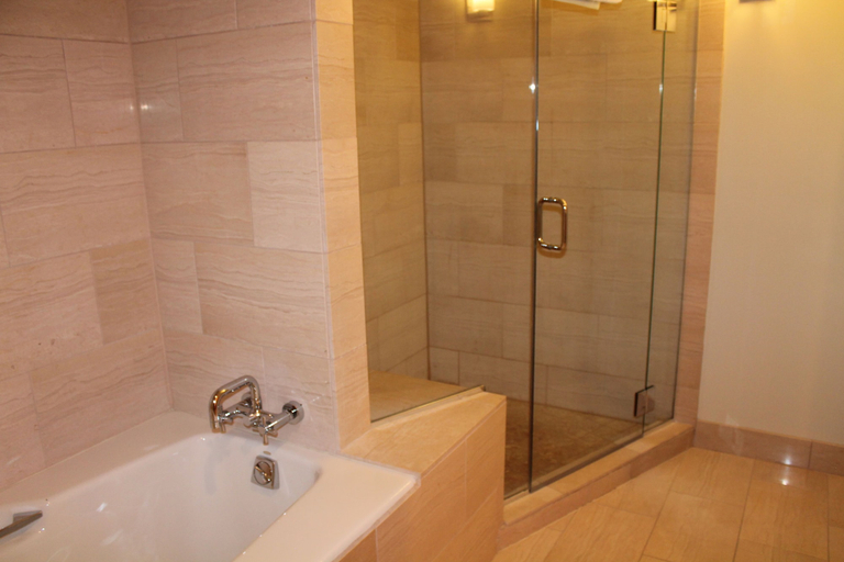 Bathroom 4, Ice House Suites and Condominiums, San Miguel