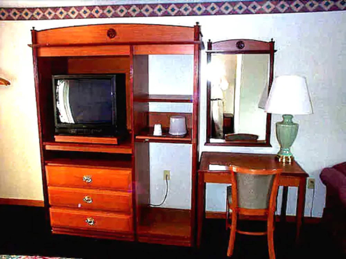 Others 4, Wesley Inn & Suites, Middlesex