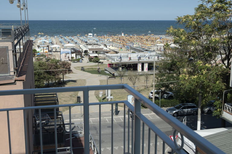 Others 4, Hotel Lexington, Rimini