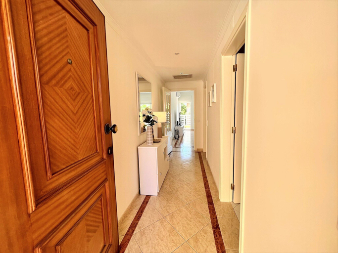 Others 5, Vilamoura Central 2 With Pool by Homing, Loulé