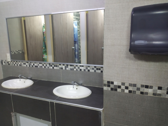 Bathroom 4, Alameda House, Mexico City