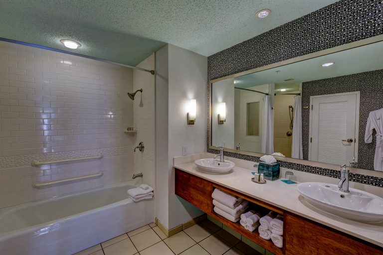 Bathroom 4, Hotel Indigo COLUMBUS ARCHITECTURAL CENTER by IHG, Bartholomew