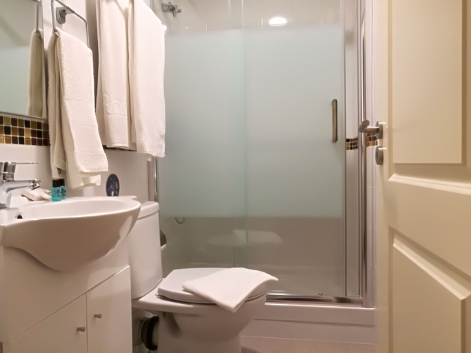 Bathroom 3, Discovery Apartment Expo, Lisbon