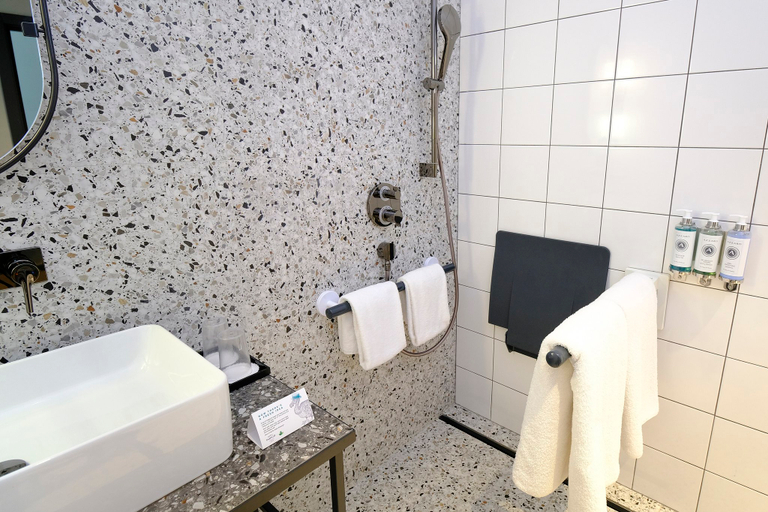 Bathroom 5, Hotel Indigo BELGRADE by IHG, Belgrade