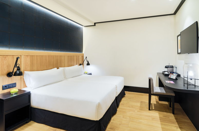 Bedroom 4, H10 Puerta de Alcalá 4* Sup, Madrid