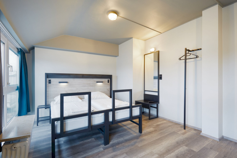 Bedroom 3, a&o Düsseldorf Hauptbahnhof, Düsseldorf