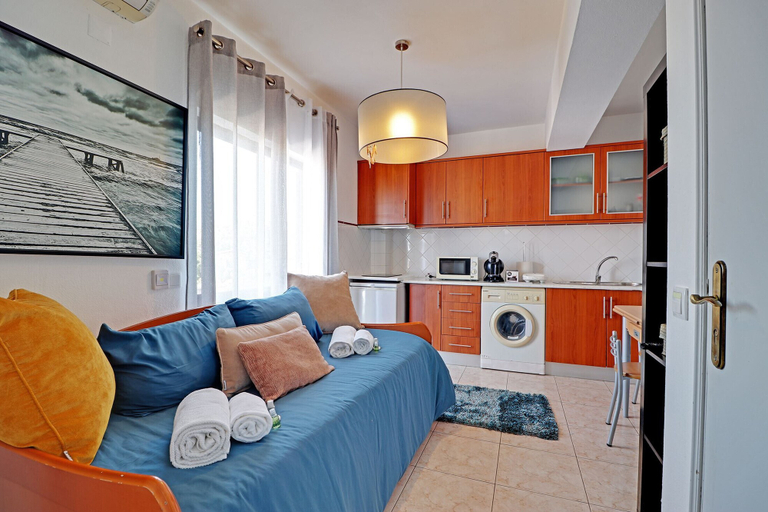 Others 3, Faro Airport Flat 2 by Homing, Faro