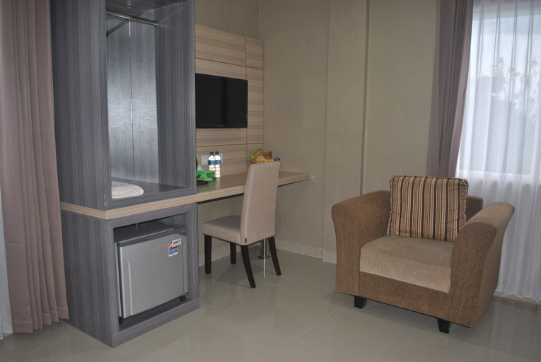 Others 4, Hotel Getz, Nabire