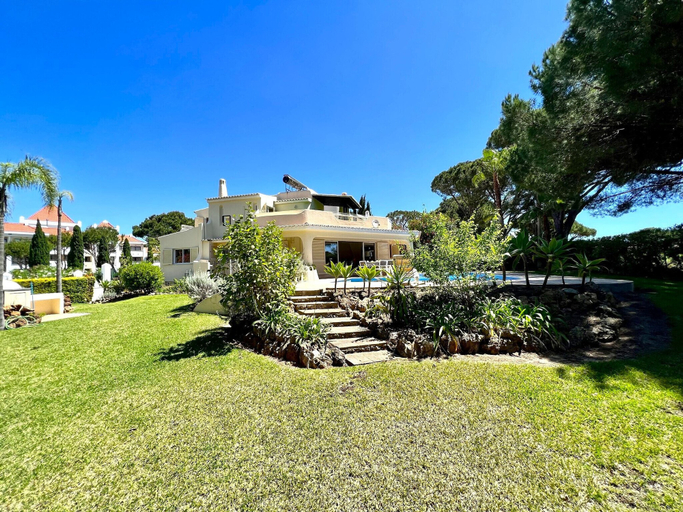 Exterior & Views 2, Vilamoura Amazing Golf Villa With Pool, Loulé