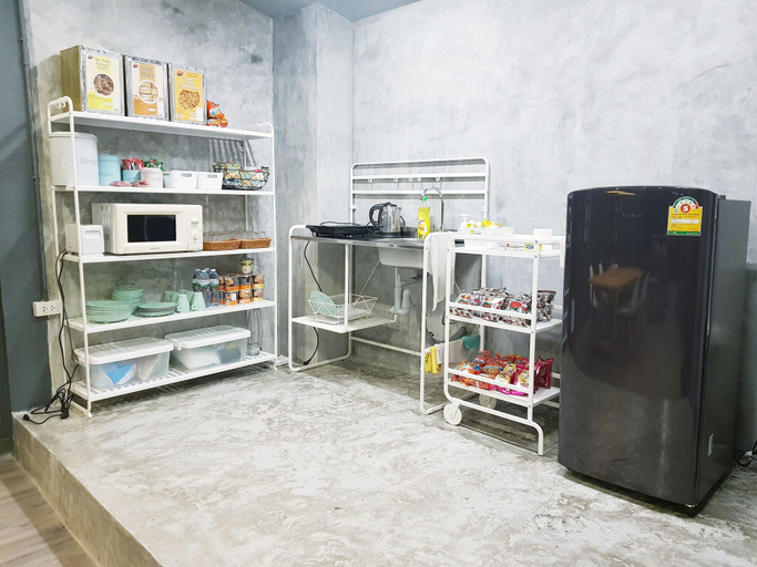 Others 4, The Cocoon Hostel, Ratchathewi