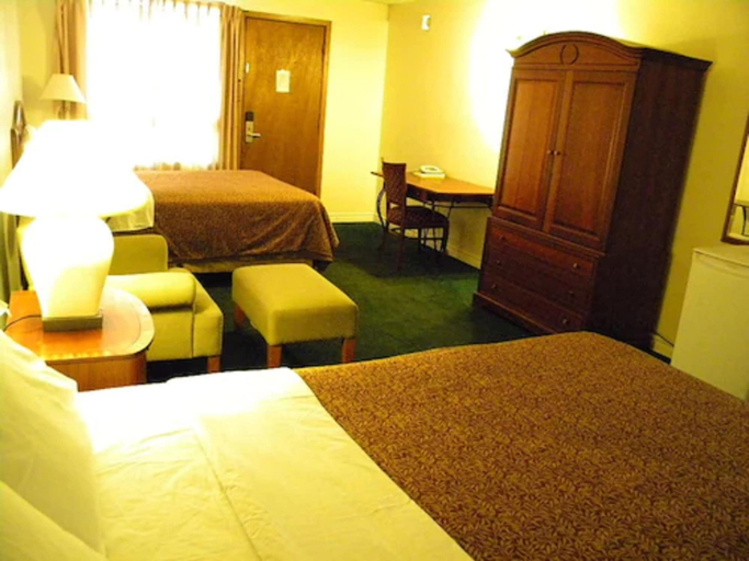 Bedroom 3, Fairway Inn by the Falls, Niagara