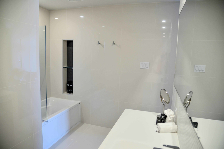 Bathroom 4, Hotel du Lac Champlain, an Ascend Collection Hotel, Le Haut-Richelieu