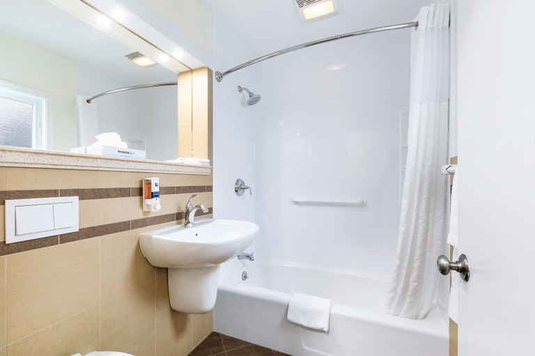 Bathroom 4, Top Notch Inn, Coos