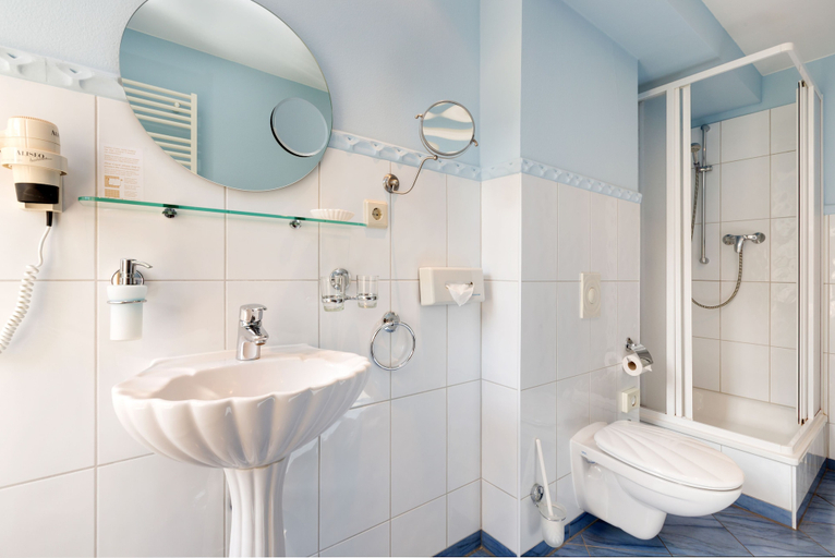 Bathroom 5, Schlosshotel Ralswiek, Vorpommern-Rügen