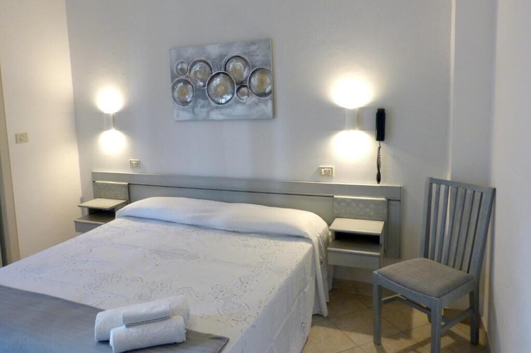 Bedroom 4, Hotel D'annunzio, Rimini
