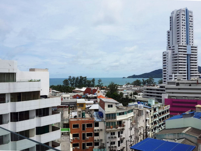 Exterior & Views 3