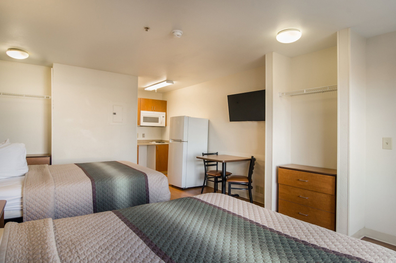 Bedroom 3, HomeTowne Studios Denver - Airport/ Aurora, Adams