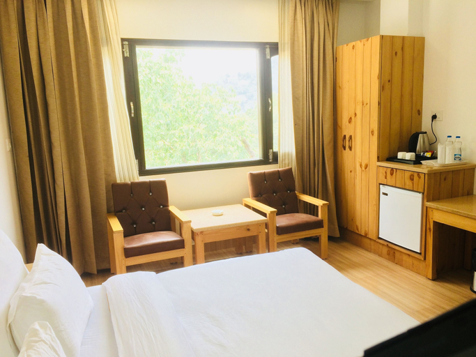 Bedroom 3, The Mountain Quail, Dehradun