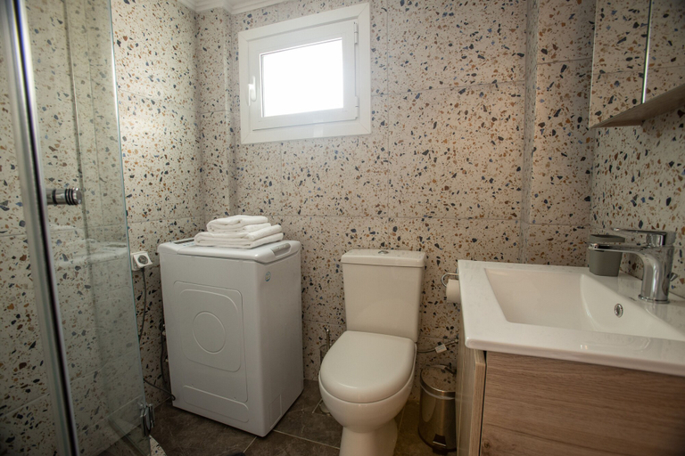 Bathroom 3, Raise Kifisias Serviced Apartments, Attica