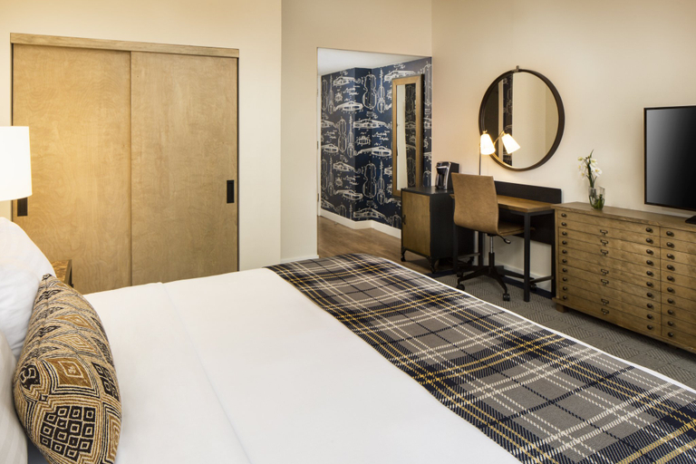 Bedroom 3, Hotel Indigo BOSTON GARDEN by IHG, Boston
