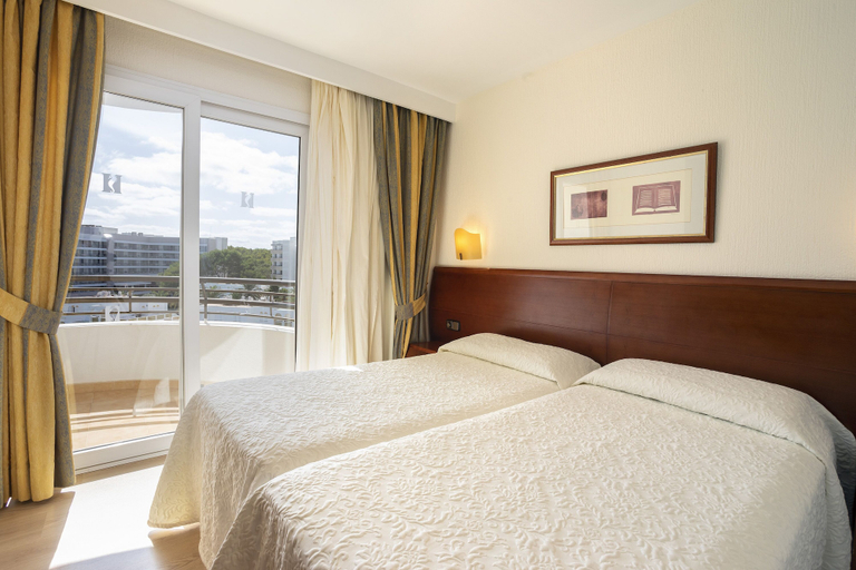 Bedroom 3, Hipotels Dunas Cala Millor Aparthotel, Baleares