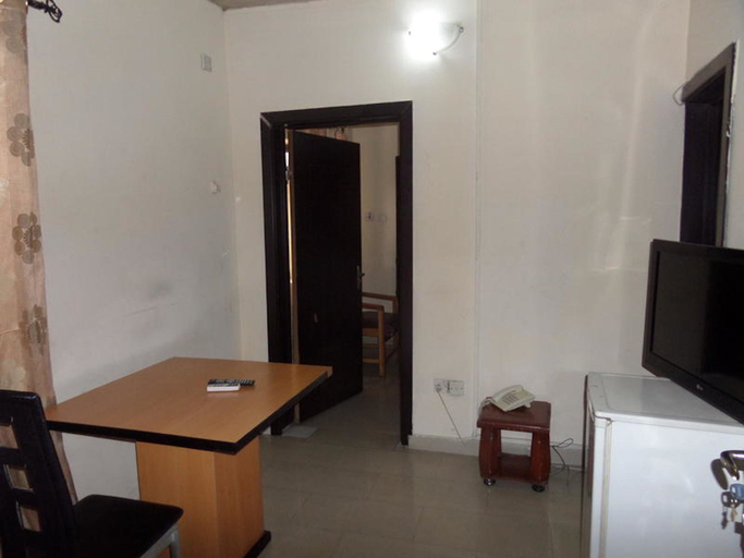 Others 5, Prumssy Hotel, Eti-Osa