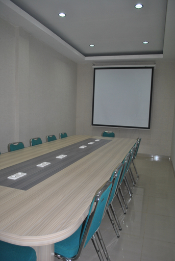 Others 5, Hotel Getz, Nabire