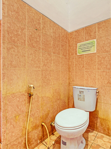Bathroom 3, OYO 92759 Penginapan Piji Kembar, Karanganyar