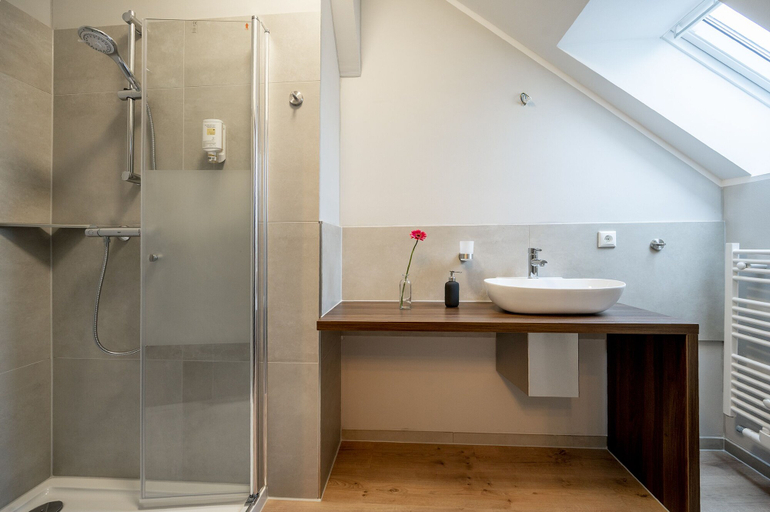 Bathroom 3, Hotel Zu Freunden, Hamm