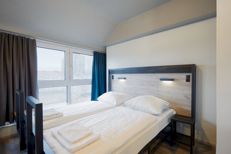 Bedroom 3, a&o Düsseldorf Hauptbahnhof, Düsseldorf
