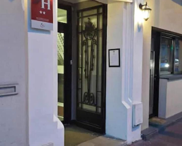 Exterior & Views 2, Hotel Victor Hugo, Hauts-de-Seine