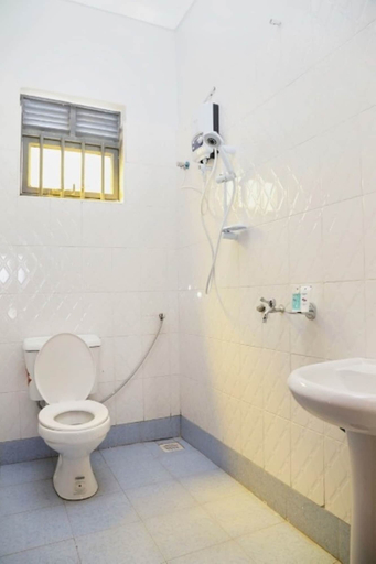 Bathroom 4, WestWay Luxury Suites, Kashari