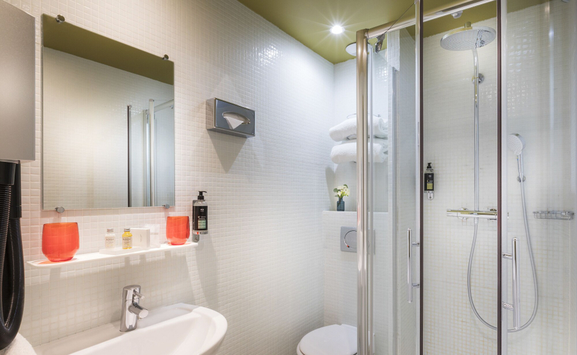 Bathroom 4, Gardette Park Hotel, Paris