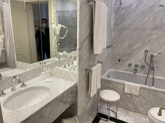 Bathroom 5, Palace Grand Hotel Varese, Varese