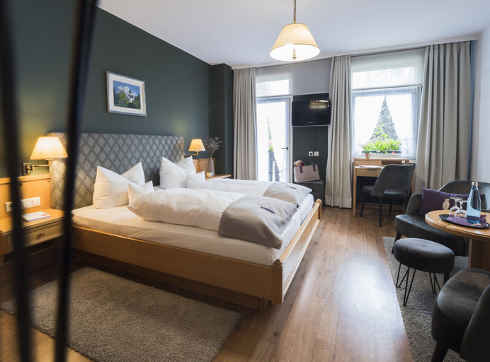 Bedroom 2, Hotel Schwarzwaldhof Gutzweiler, Breisgau-Hochschwarzwald