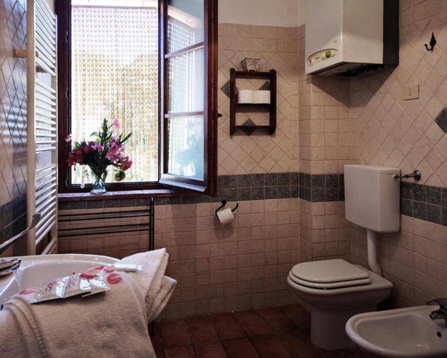Others 3, Pomegranate apt With Shared Pool, Perugia