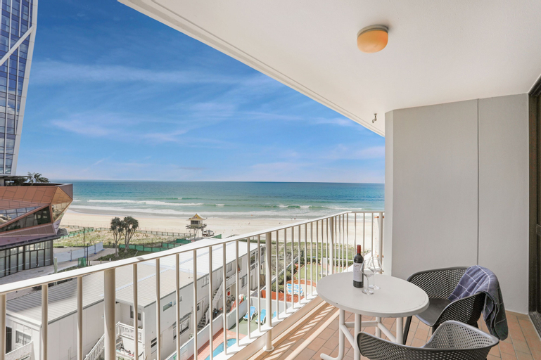 Exterior & Views 1
