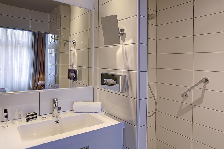 Bathroom 4, Best Western Hotel De La Breche, Deux-Sèvres