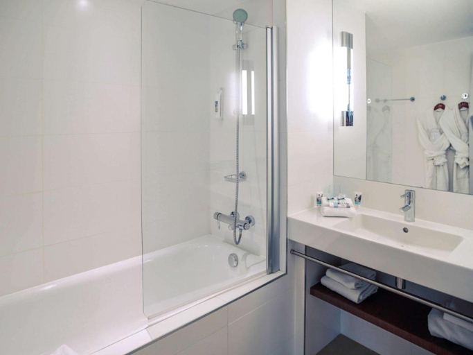 Bathroom 5, Hotel Indigo BORDEAUX CENTRE CHARTRONS by IHG, Gironde