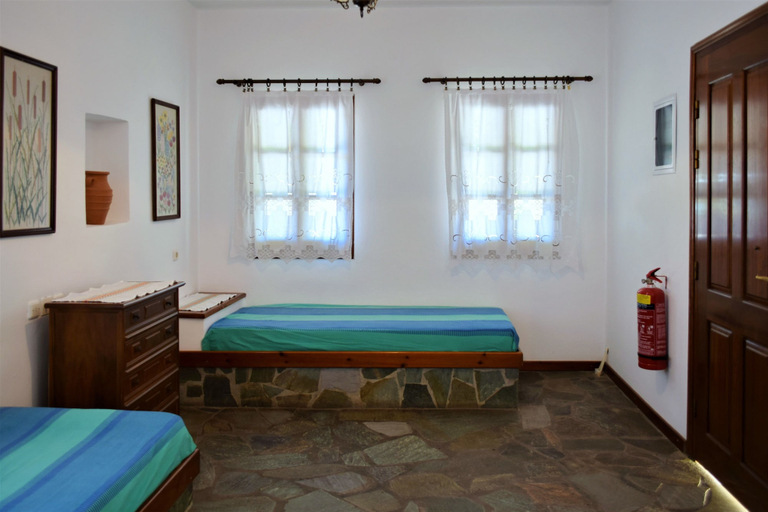 Bedroom 2, Grandes Apartments Kouremenos, Crete