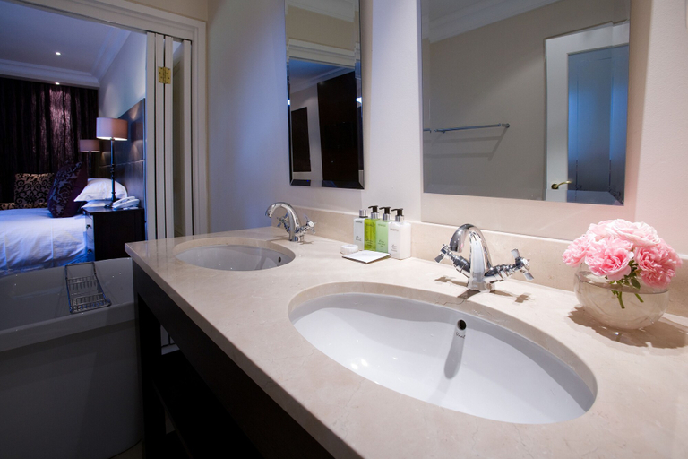 Bathroom 5, The Devon Valley Hotel, Cape Winelands