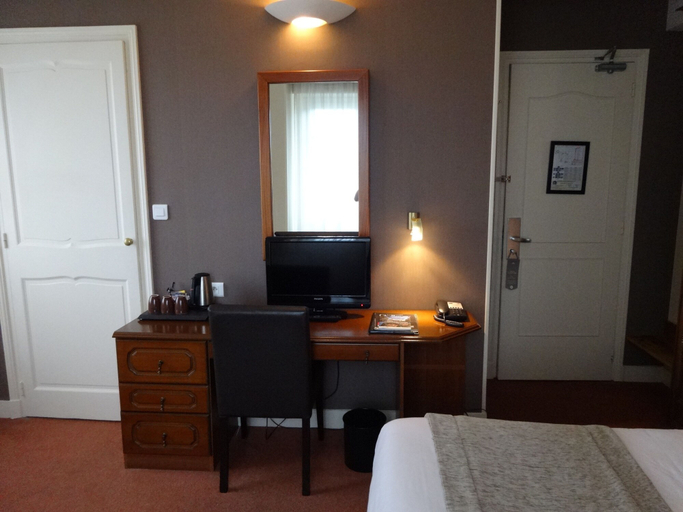 Bedroom 4, Best Western Hotel Montgomery, Manche