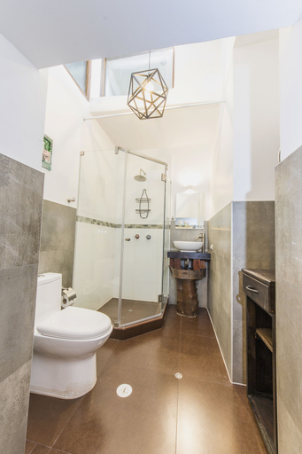 Bathroom 3, XO Art House, Cusco