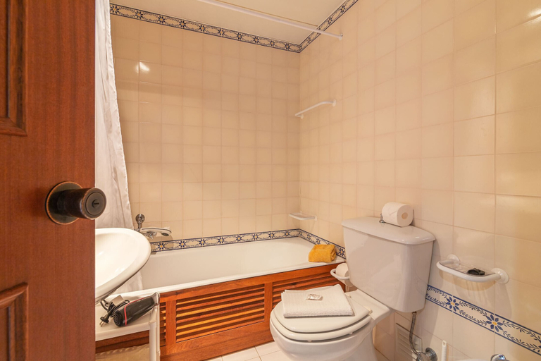 Bathroom 4, Albufeira Salgados Beach 2 by Homing, Albufeira