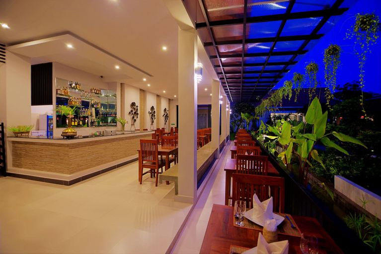 Food & Drinks 5, New Riverside Hotel, Siem Reap