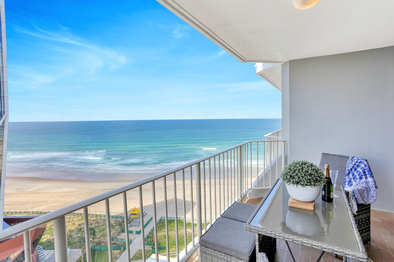 Exterior & Views 3