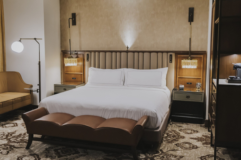 Bedroom 2, The Peregrine Omaha Downtown, Curio Collection by Hilton, Douglas