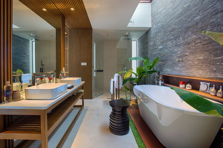 Bathroom 4, Naman Retreat, Da Nang