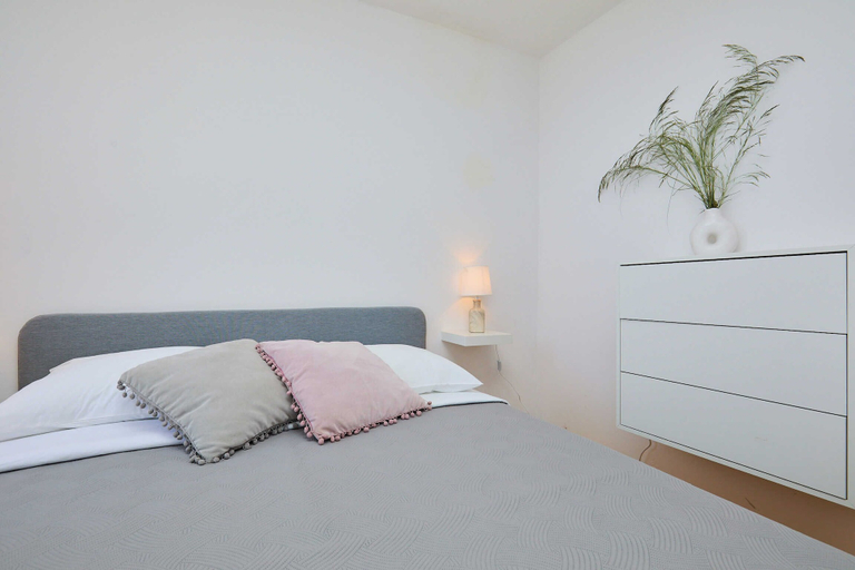 Bedroom 3, Sunset Oasis, Pojezerje
